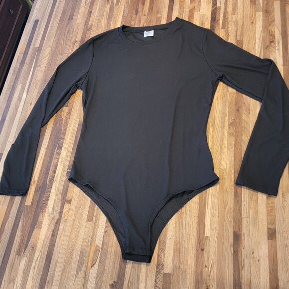 Real Essentials Ribbed Long Sleeve Scoop Neck Black Bodysuit - Picture 2 of 7